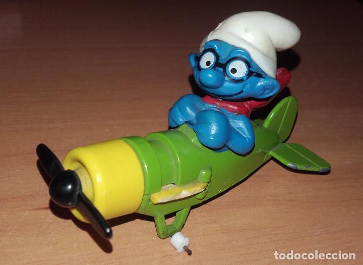 Figuras de Goma y PVC: FIGURA PITUFO EN AVION - AVIONETA - PEYO GUISVAL MADE IN SPAIN DE LOS PITUFOS