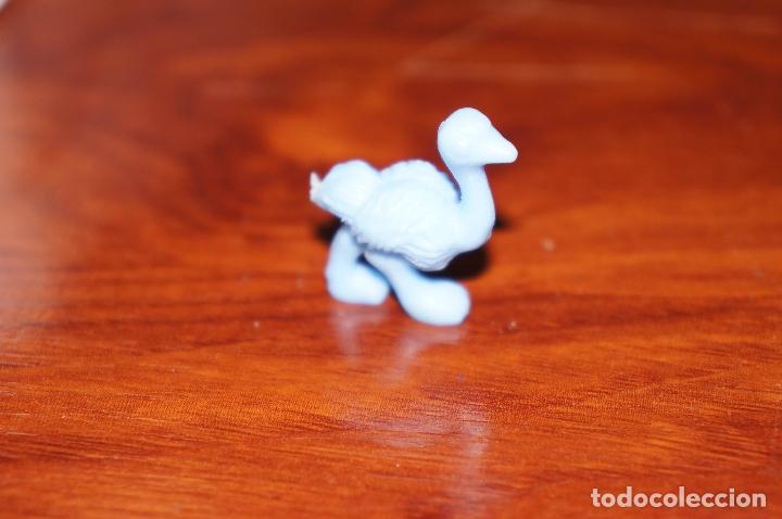 Figuras de goma y PVC: DUNKIN FIGURA AVESTRUZ - Foto 1