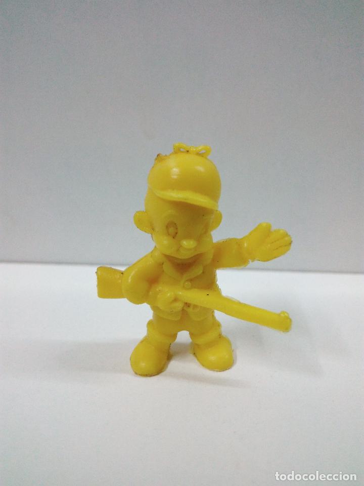 Figuras de goma y PVC: FIGURITA DUNKIN - Foto 1