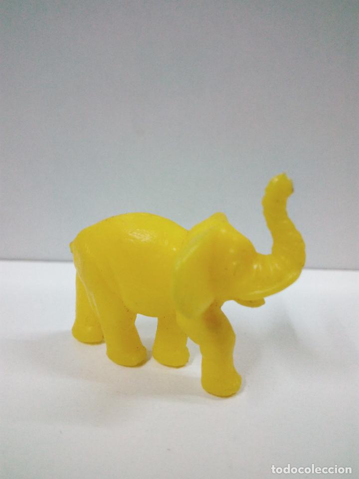 Figuras de goma y PVC: FIGURITA ELEFANTE . DUNKIN - Foto 1