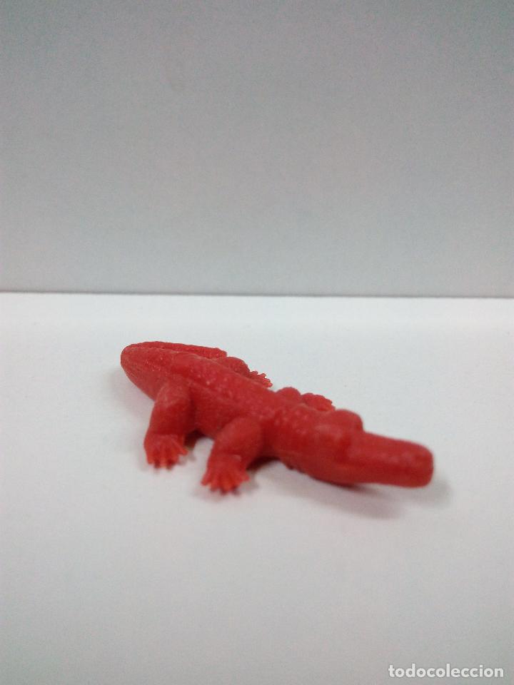 Figuras de goma y PVC: FIGURITA COCODRILO . DUNKIN - Foto 2