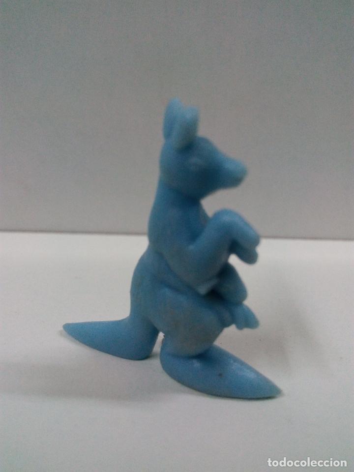 Figuras de goma y PVC: FIGURITA CANGURO . DUNKIN - Foto 2