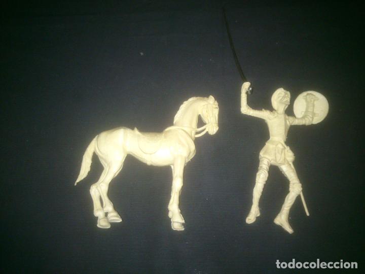 Figuras de goma y PVC: DON QUIJOTE A CABALLO - Foto 1