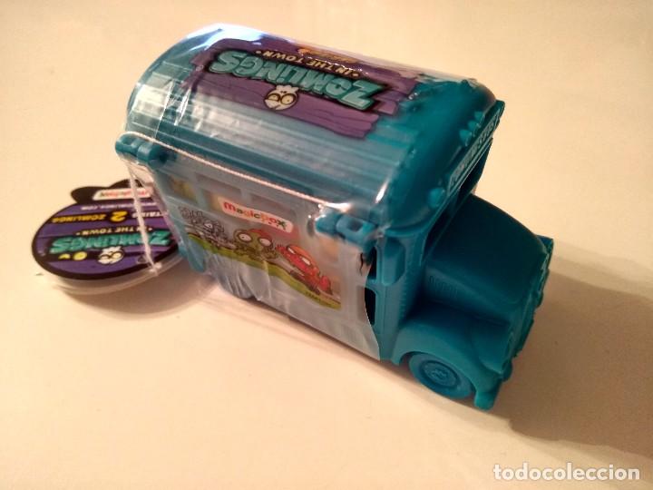 Figuras de Goma y PVC: Autob&uacute;s Azul Zomlings series 4. Nuevo y precintado.