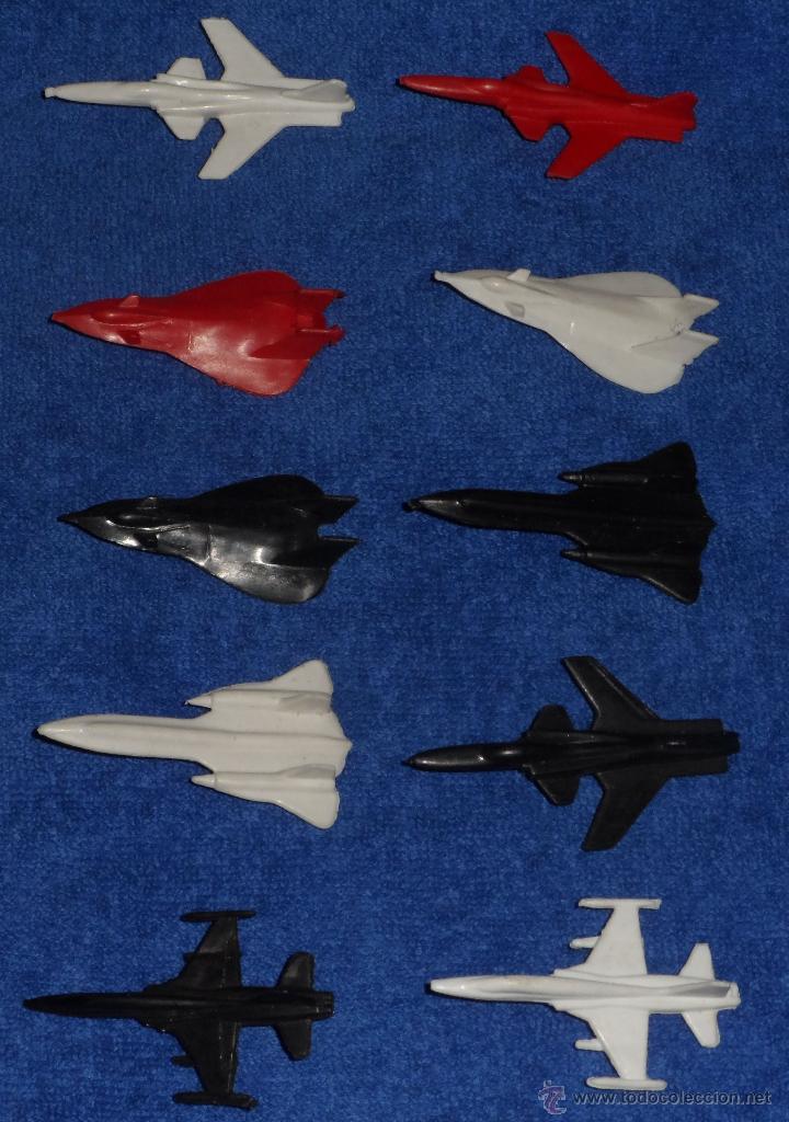 Figuras de goma y PVC: LOTE DE 10 AVIONES DE PL&Aacute;STICO PREMIUM - RING RAIDERS - PHOSKITOS (1991)
