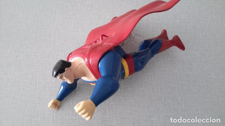 Figuras de goma y PVC: SUPERMAN. FIGURA CON MOTOR Y HELICE. - Foto 2