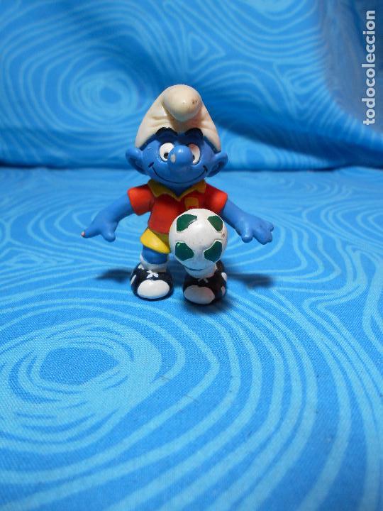Figuras de Goma y PVC: PITUFO FUTBOLISTA PEYO SCHLEICH GERMANY