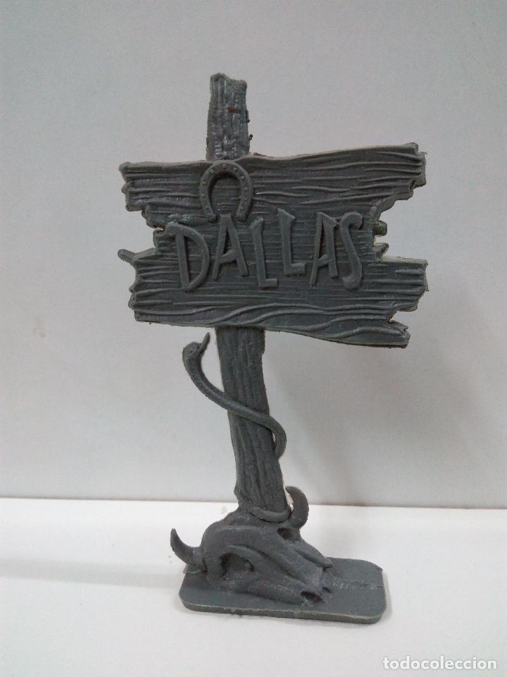 Figuras de goma y PVC: CARTEL DE DALLAS . COMPLEMENTO PARA DECORADO DEL OESTE - Foto 1