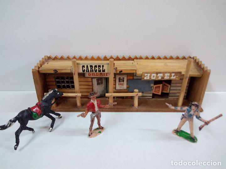 Figuras de goma y PVC: DECORADO DEL OESTE CARCEL - HOTEL Y FIGURAS - Foto 2