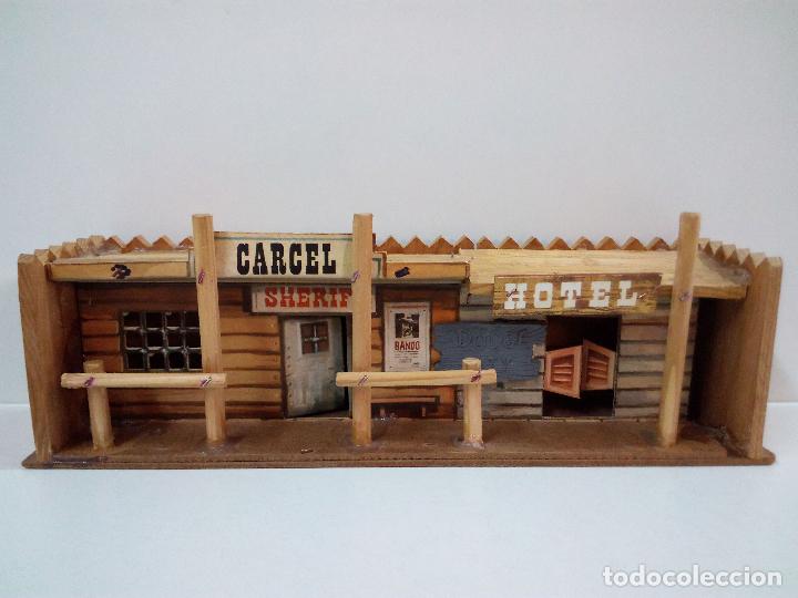 Figuras de goma y PVC: DECORADO DEL OESTE CARCEL - HOTEL Y FIGURAS - Foto 3