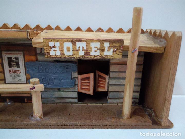 Figuras de goma y PVC: DECORADO DEL OESTE CARCEL - HOTEL Y FIGURAS - Foto 5