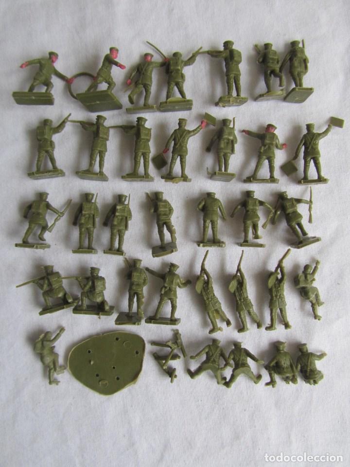 Figuras de goma y PVC: 34 soldaditos Airfix de la PGM - Foto 10