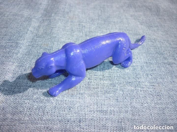 Rubber and PVC Figures: FIGURA PANTERA MORADA DUNKIN