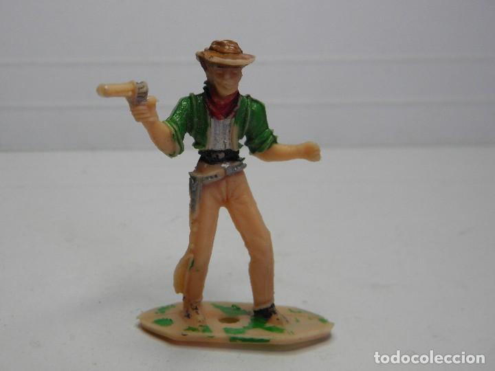 Figuras de goma y PVC: VAQUERO DE COMANSI 5 CM. - Foto 1