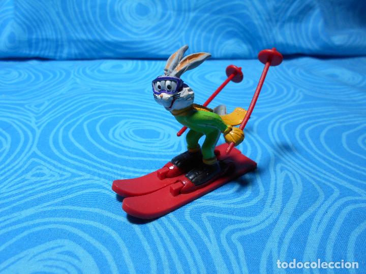 Figuras de goma y PVC: CONEJO BUGS BUNNY ESQUIANDO COMICS SPAIN 1990 REF (2) - Foto 1