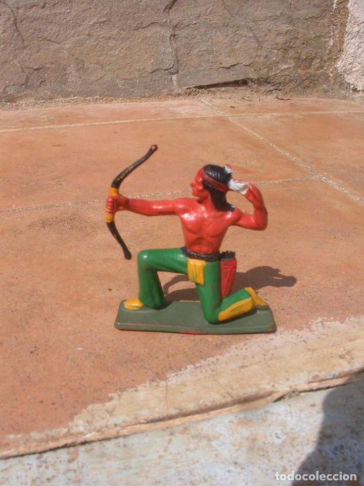 Figuras de goma y PVC: FIGURA STARLUX - Foto 1