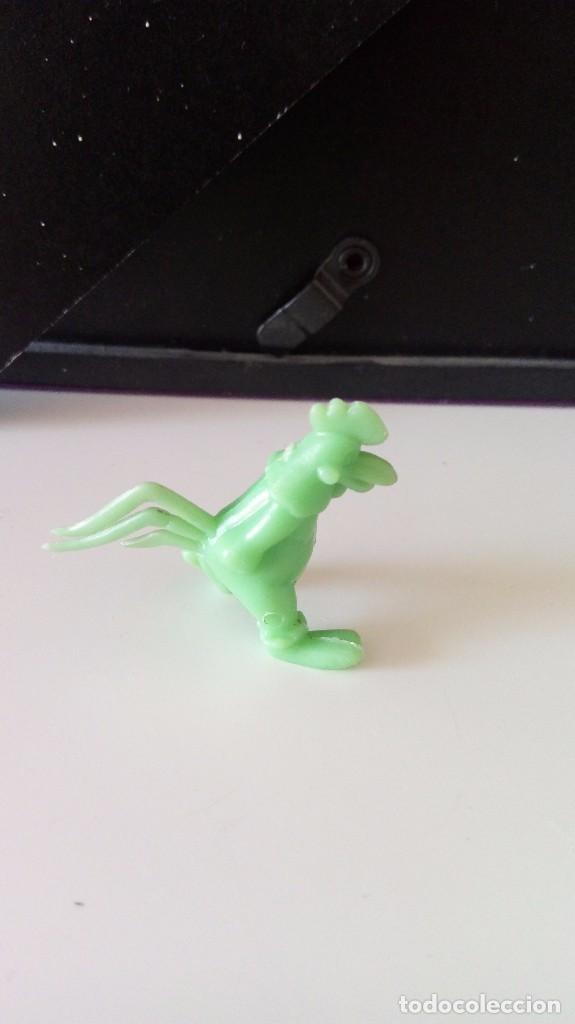 Figuras de goma y PVC: Antigua Figura Dunkin Warner. - Foto 1