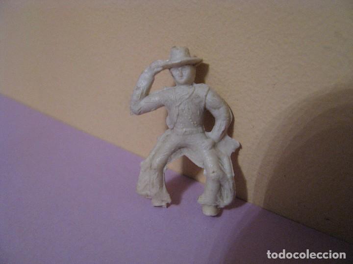 Figuras de goma y PVC: FIGURA MINIOESTE. 3,5 CM. - Foto 1