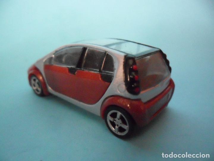 Figuras de goma y PVC: COCHE DE PLASTICO DEMONTABLE DE 5 CM KINDER - Foto 3
