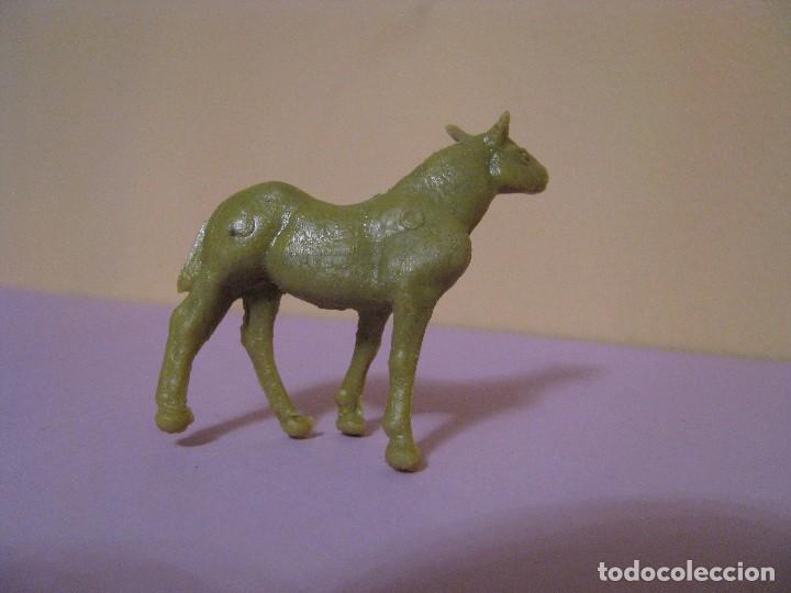 Figuras de goma y PVC: FIGURA DE MULA. 4 CM. - Foto 2