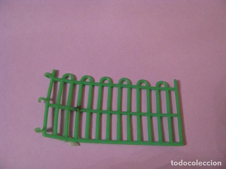 Figuras de goma y PVC: PIEZA VALLA DE JAULA DE ZOO COMANSI. - Foto 2