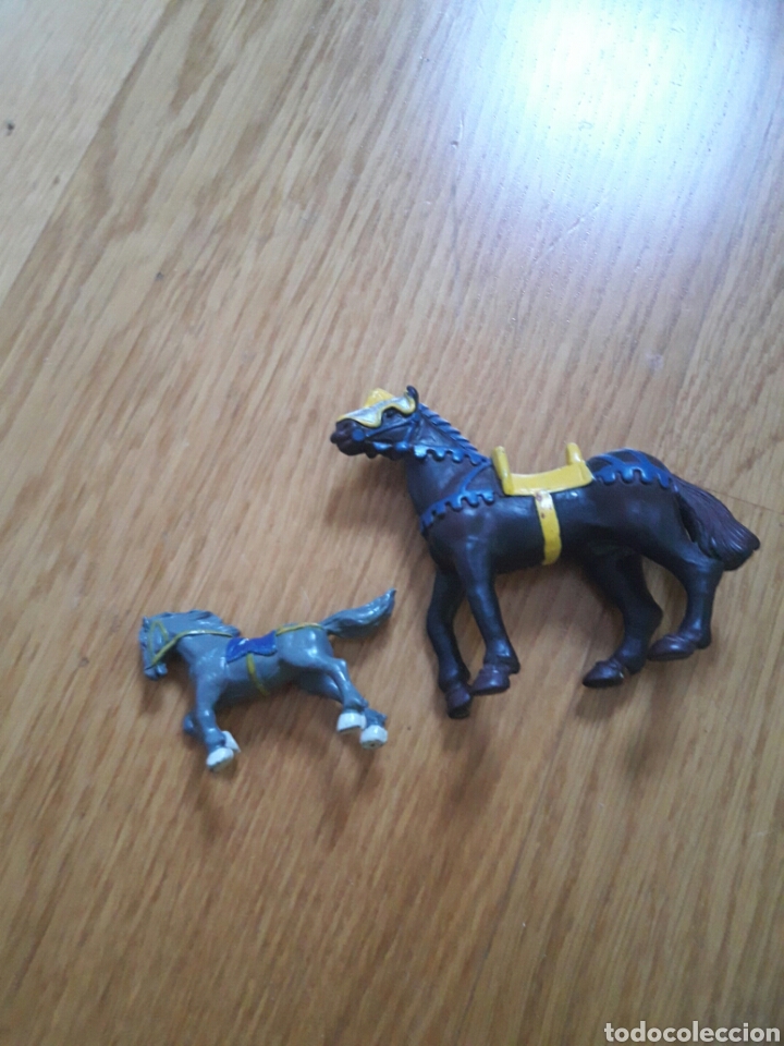 Figuras de goma y PVC: Figura de caballos - Foto 1