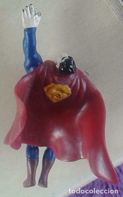Figuras de goma y PVC: SUPERMAN - PVC - 5,5CMX3CM - Foto 2