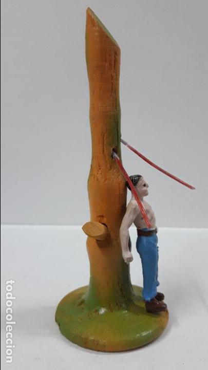 Figuras de Goma y PVC: PRISIONERO EN POSTE DE TORTURA . REALIZADO POR CAPELL . AÑOS 50 - Foto 4 - 86939128