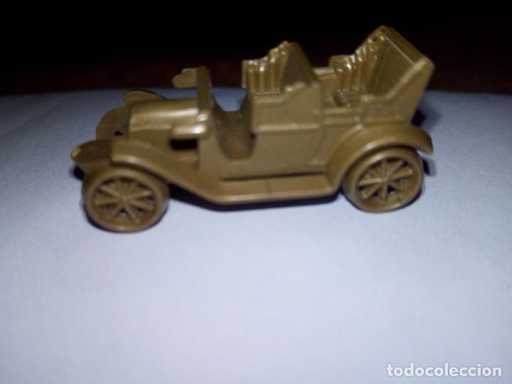 Figuras de goma y PVC: Coche conguitos premium - Foto 1