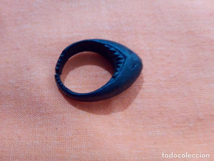 Figuras de goma y PVC: Anillo dunkin tiburon - Foto 1