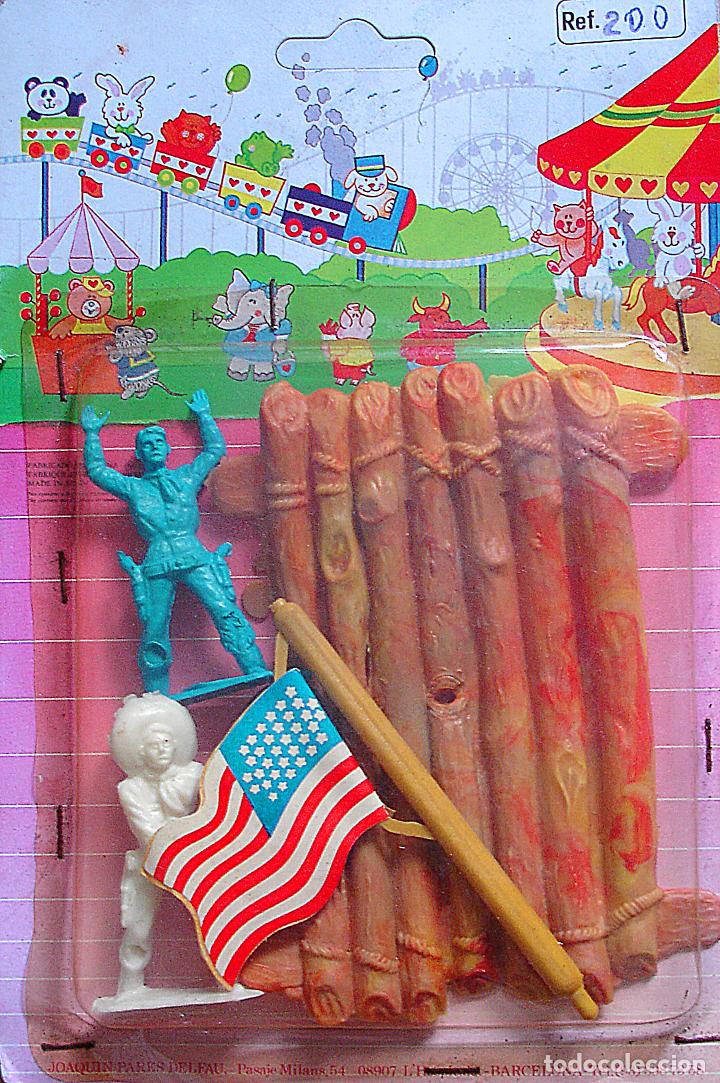 Figuras de goma y PVC: Blister de vaqueros con balsa y Bandera. - Foto 1