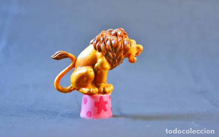 Figuras de goma y PVC: Figura de un leon del circo. - Foto 1