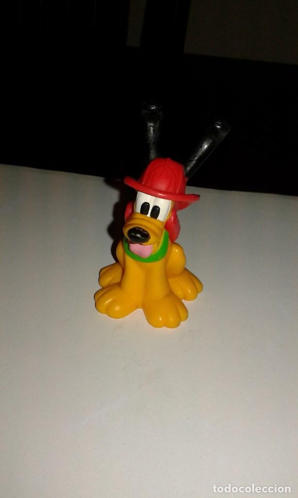 Figuras de goma y PVC: WALT DISNEY PLUTO BOMBERO EL PERRO DE MICKEY MOUSE - Foto 1