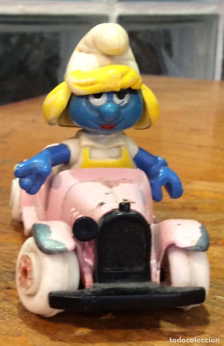 Figuras de goma y PVC: PITUFINA CON COCHE - Foto 1