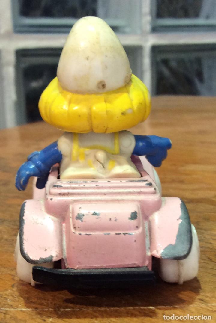 Figuras de goma y PVC: PITUFINA CON COCHE - Foto 2