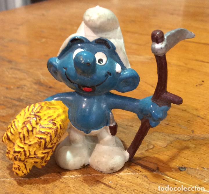 Figuras de goma y PVC: ANTIGUO PITUFO GRANGERO - Foto 1