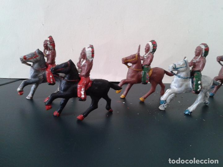 Figuras de goma y PVC: Indios Alca Capell de goma. 1964 - Foto 3