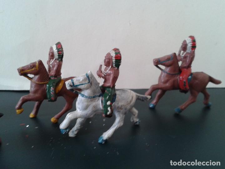 Figuras de goma y PVC: Indios Alca Capell de goma. 1964 - Foto 4