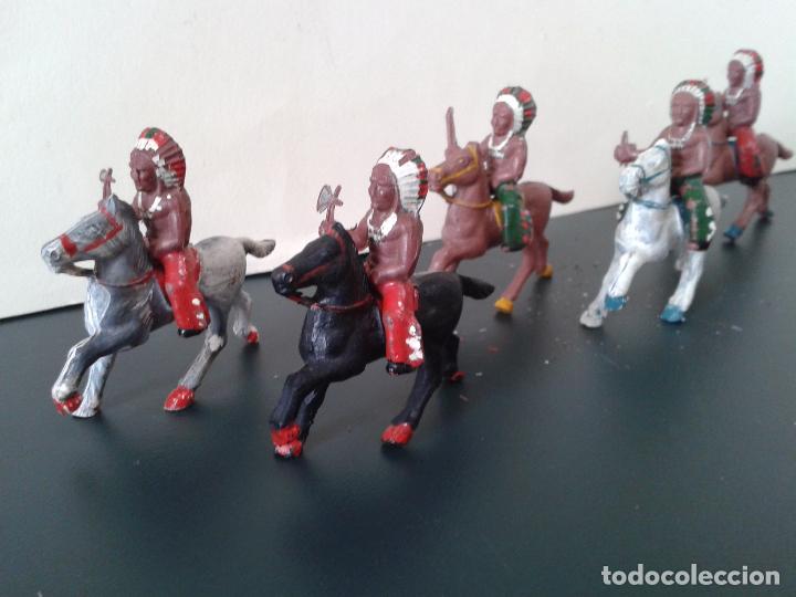 Figuras de goma y PVC: Indios Alca Capell de goma. 1964 - Foto 6