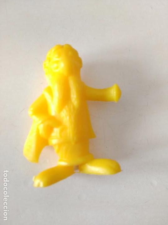 Figuras de goma y PVC: PANORAMIX AMARILLO ASTERIX DUNKIN - Foto 1