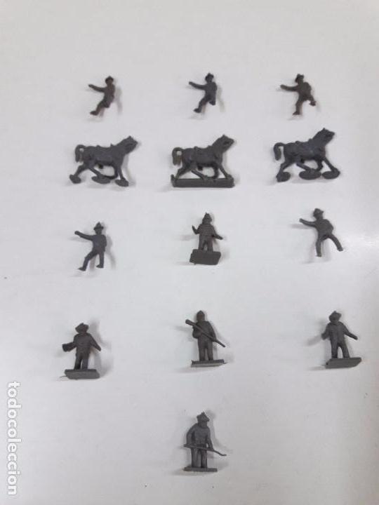Figuras de goma y PVC: LOTE DE SOLDADITOS MONTAPLEX - Foto 1