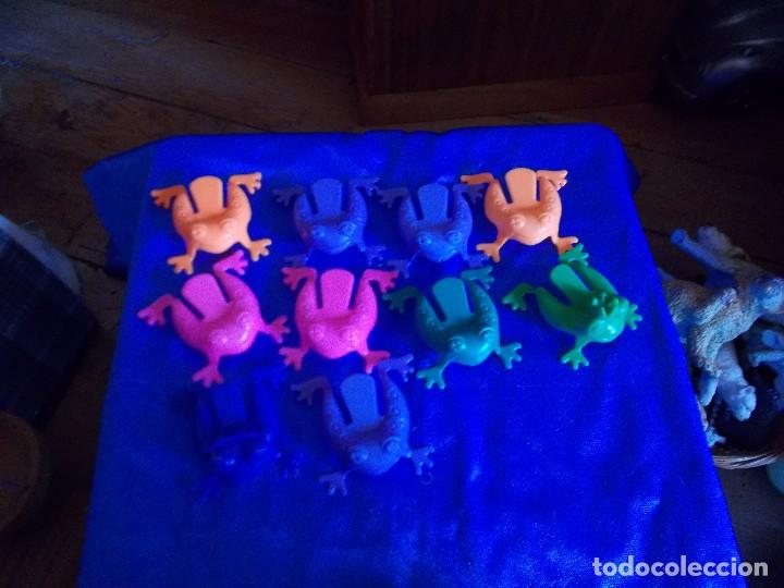Figuras de goma y PVC: Lote ranas saltarinas - Foto 1