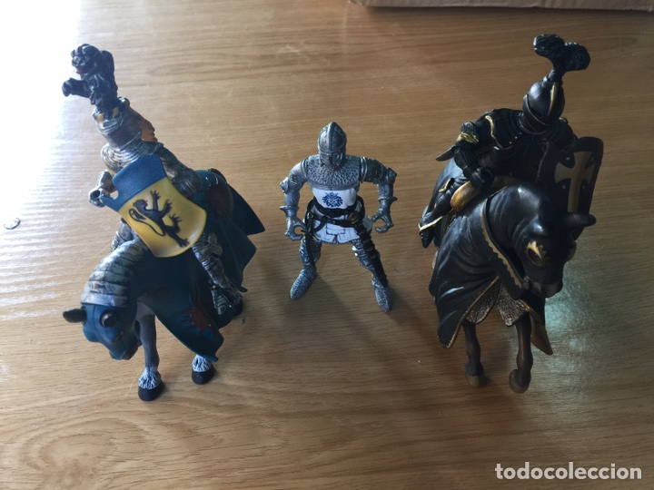 Figuras de goma y PVC: 5 CABALLEROS. 4 SON SCHELEICH. - Foto 1