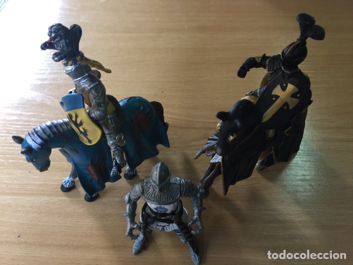 Figuras de goma y PVC: 5 CABALLEROS. 4 SON SCHELEICH. - Foto 2
