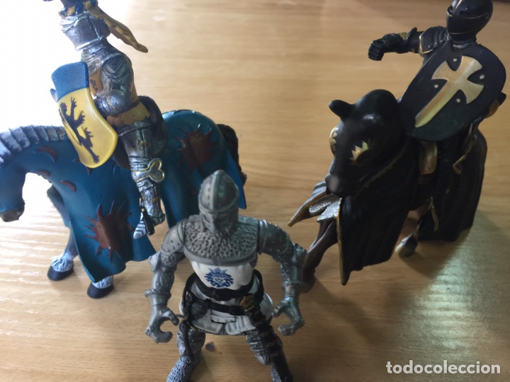 Figuras de goma y PVC: 5 CABALLEROS. 4 SON SCHELEICH. - Foto 3