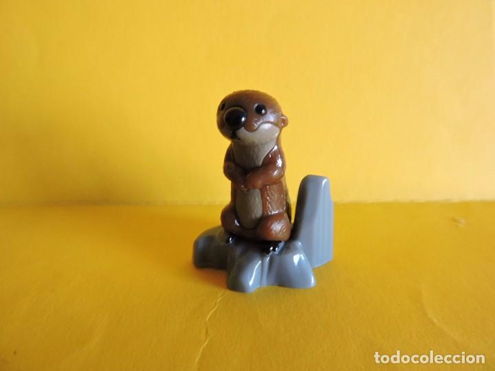 Figuras de goma Kinder: Kinder - BUSCANDO A DORY (FINDING DORY) - NUTRIA - SD308 - CON BZP - Foto 2