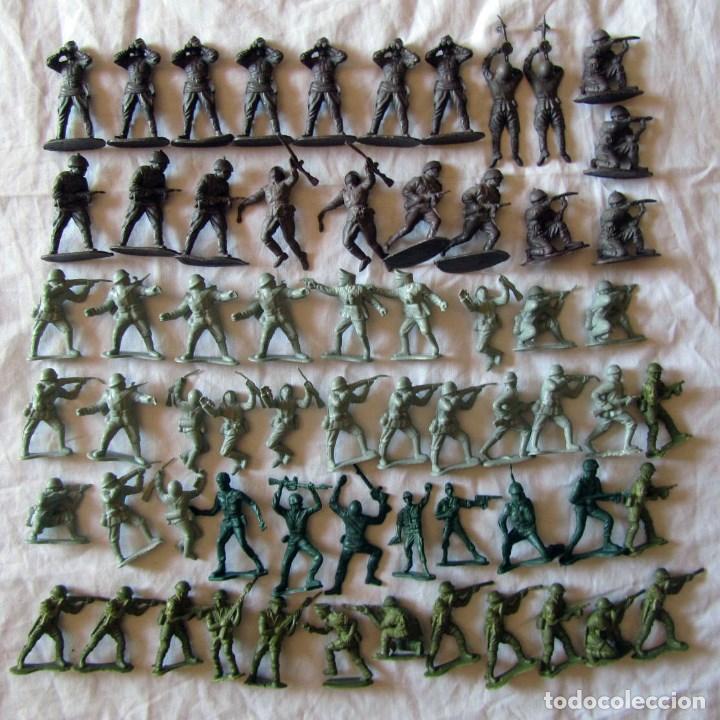Figuras de goma y PVC: 64 soldaditos de pl&aacute;stico - Foto 1