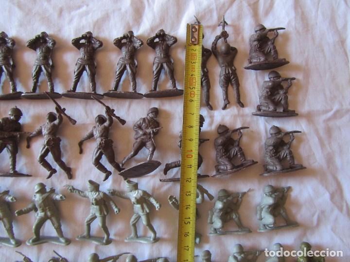Figuras de goma y PVC: 64 soldaditos de pl&aacute;stico - Foto 3