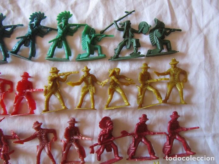 Figuras de goma y PVC: 54 indios y vaqueros de pl&aacute;stico - Foto 6