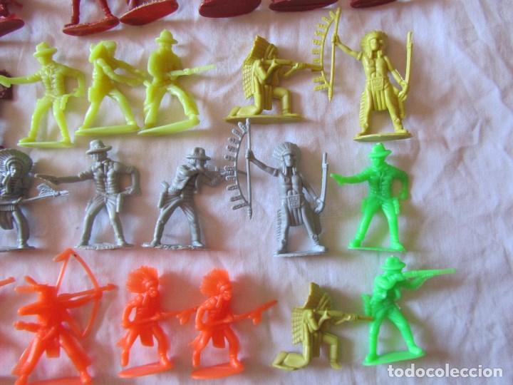Figuras de goma y PVC: 54 indios y vaqueros de pl&aacute;stico - Foto 8